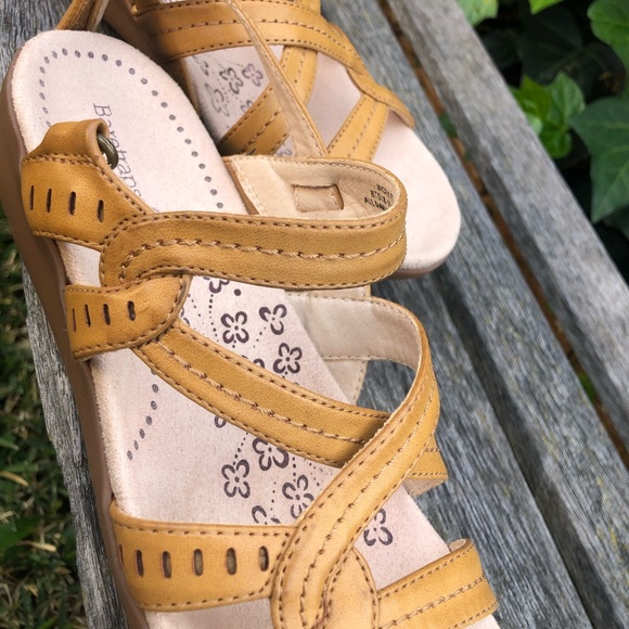 Sandals - Picture 4 of 8